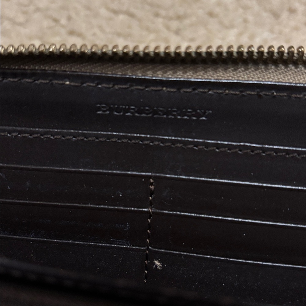 Burberry leather wallet - Picture 7 of 10